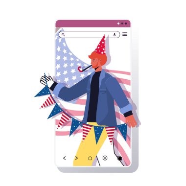 Bayram şapkalı bir adam 4 Temmuz Amerika 'nın bağımsızlık gününü kutluyor.