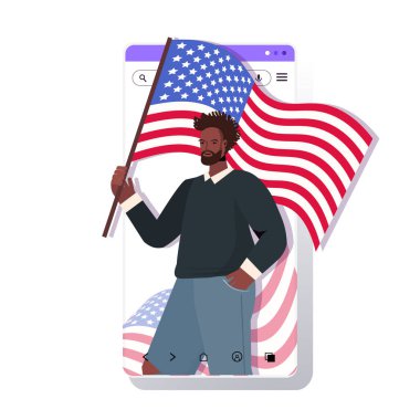 Bayram şapkalı bir adam 4 Temmuz Amerika 'nın bağımsızlık gününü kutluyor.