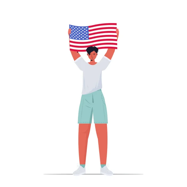 Мужчина, держащий флаг США, празднует 4 июля День независимости США — стоковый вектор