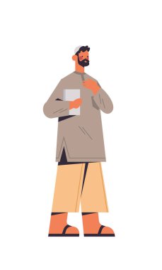 Geleneksel giysiler içinde Arap bir adam Kuran 'lı erkek çizgi film karakteri ile namaz kılıyor.