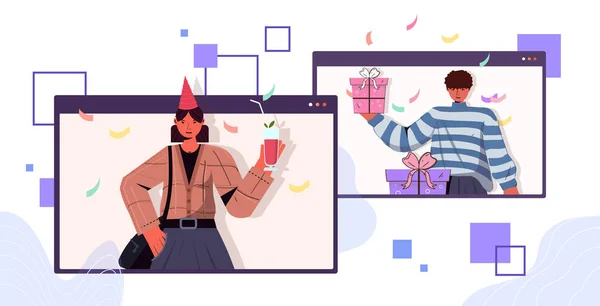 Hombre mujer en sombreros festivos celebrando fiesta de cumpleaños en línea pareja en ventanas de la computadora que se divierten — Archivo Imágenes Vectoriales