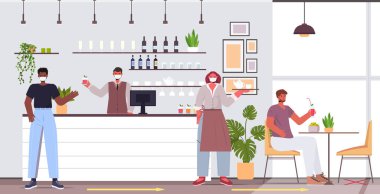 Korunaklı maskeli ziyaretçiler, Coronavirüs sosyal mesafeleme kavramının içerisinden uzak durmak için mesafelerini koruyorlar.