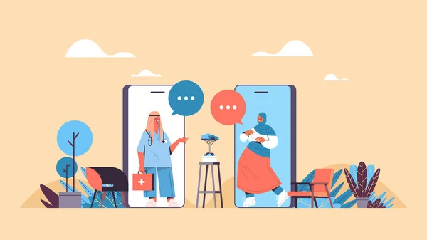 Арабські лікарі в смартфоні обговорюють під час відеозв'язку чат бульбашки онлайн консультації — стоковий вектор