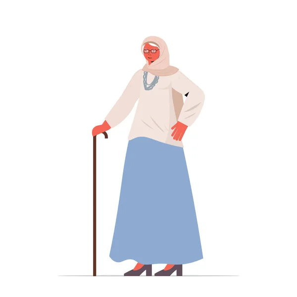 Gammal kvinna i casual trendiga kläder med sockerrör senior kvinnlig tecknad karaktär stående pose — Stock vektor