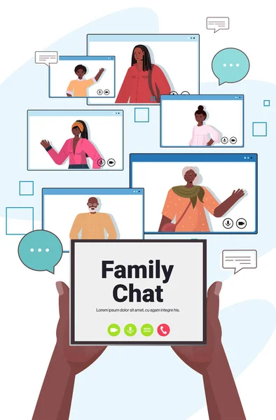 Manos usando la tableta PC charlando con la gente durante la reunión virtual video llamada familiar chat concepto de comunicación en línea — Vector de stock