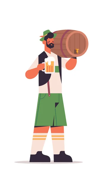 Facet kelner gospodarstwa beczki piwa i kubek Oktoberfest strona koncepcja człowiek w niemiecki tradycyjne ubrania zabawy — Wektor stockowy