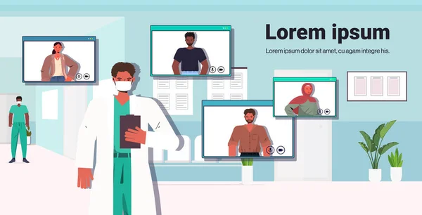 Médecin masculin discutant avec des patients de race mixte lors d'un appel vidéo consultation médicale en ligne quarantaine de coronavirus — Image vectorielle