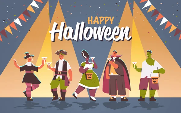 Lidé v různých kostýmech slaví šťastný halloween party koncept mix závod muži ženy baví — Stockový vektor