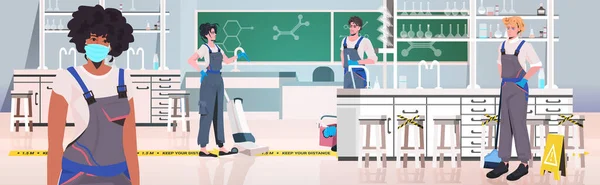 Limpadores profissionais limpeza e desinfecção escola química sala de aula coronavírus quarentena cpncept — Vetor de Stock