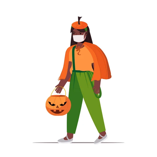 女の子でマスク身に着けていますカボチャの衣装ハロウィンパーティーお祝いコロナウイルス隔離コンセプト — ストックベクタ