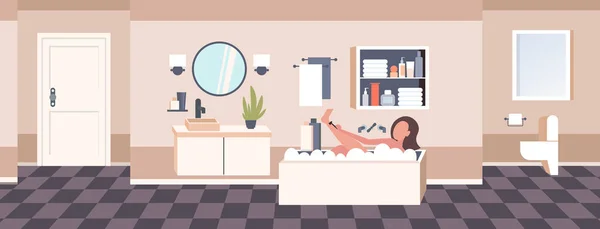 Όμορφη γυναίκα ξύρισμα πόδια με ξυράφι στο μπάνιο φροντίδα του σώματος έννοια αποτρίχωσης — Διανυσματικό Αρχείο