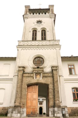 Kapıyı Tismana manastır kule önden görünümü