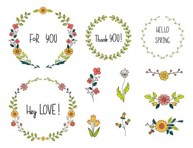 Çiçek doodle seti. Çiçek elementleri ve el çizilmiş harfler, kompozisyonlar ve çelenk koleksiyonu. Tebrik davet kartları ve baskılar için grafik rustik tasarım.