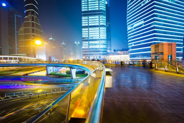 Trilhas Luz Fundo Edifício Moderno Shanghai China — Fotografia de Stock