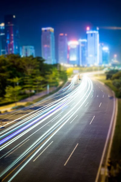 Sentieri Leggeri Sullo Sfondo Edificio Moderno Shanghai Cina — Foto Stock