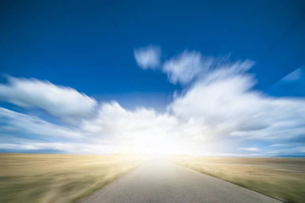 Yol Sarma Ile Dağ Tibet Çin — Stok fotoğraf