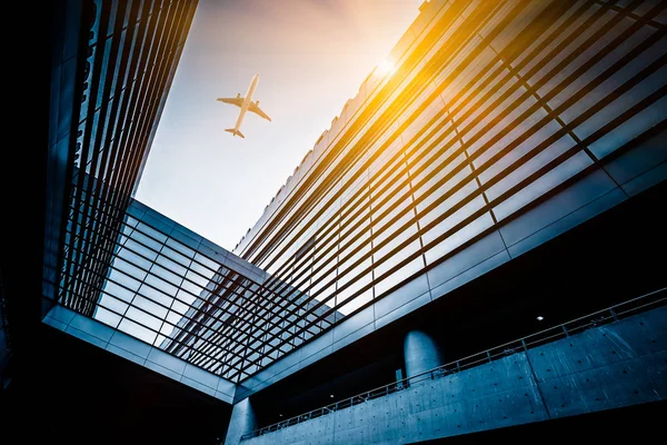 Airplane Fly Airport Building Shanghai China — Stock Photo, Image