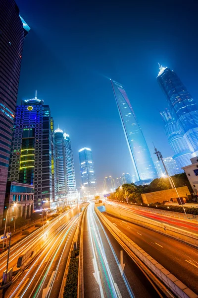 Los Senderos Luz Fondo Del Edificio Moderno China Shanghai — Foto de Stock