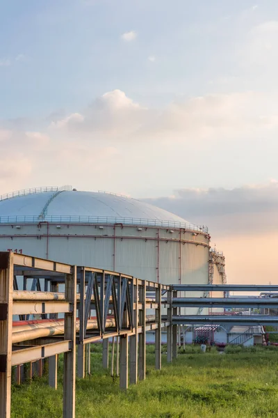 Gastankar För Petrokemiska Anläggningar — Stockfoto