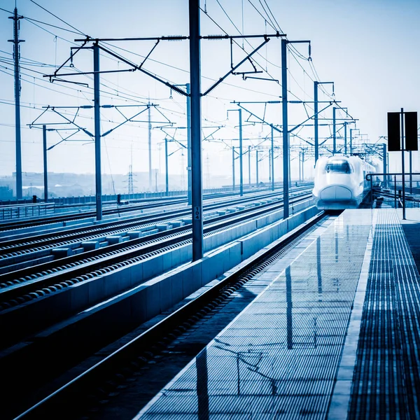 Beschleunigter Zug Vom Bahnhof Entfernt Shanghai China — Stockfoto