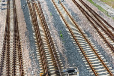 Çin'de demiryolu istasyonuna demiryolu.