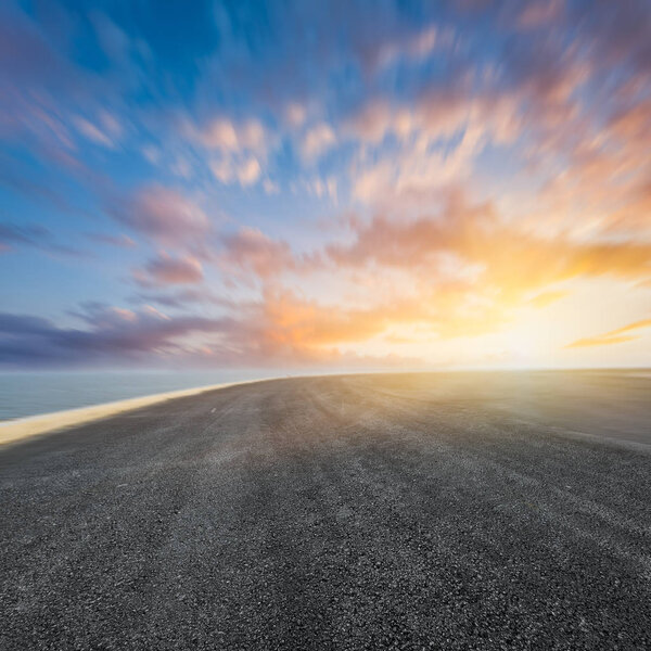 Дорога к лугу
.