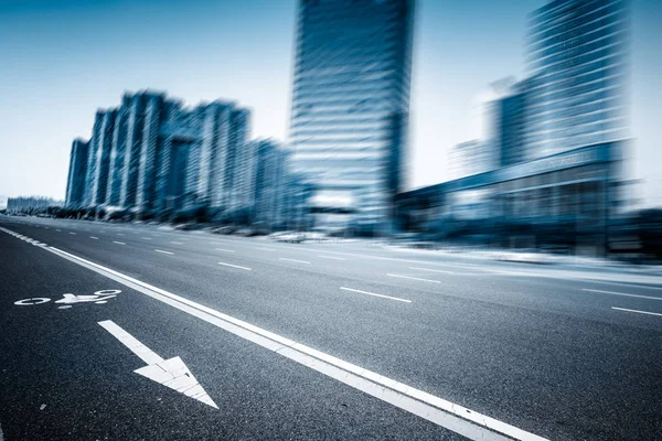 急速な都市交通のきれいな道 — ストック写真