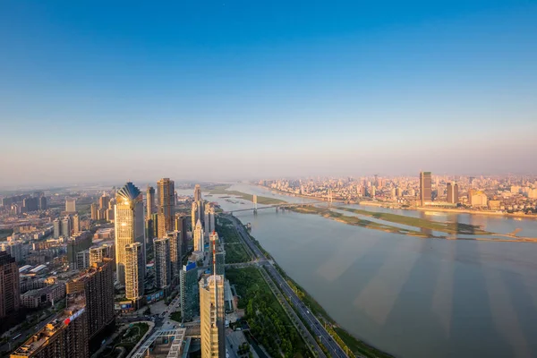 鸟瞰上海天际线在天 — 图库照片