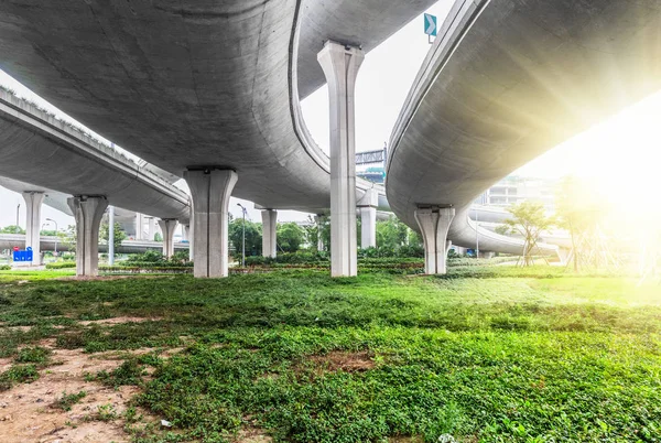 Överfart Bridge Låg Vinkel Visa Shanghai Kina — Stockfoto