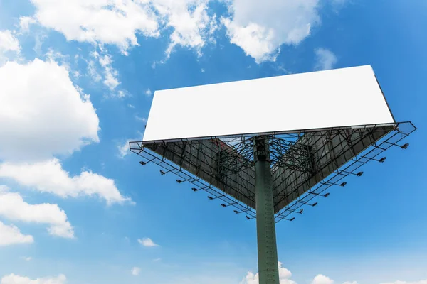 Κενό Billboard Στην Άκρη Τον Αυτοκινητόδρομο Ημέρα — Φωτογραφία Αρχείου