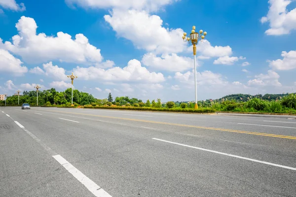 Autostrada Pulita Passare Attraverso Campo Della Contea Giorno — Foto Stock