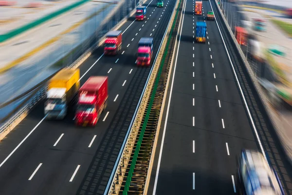 Caminhões Movimento Auto Estrada — Fotografia de Stock