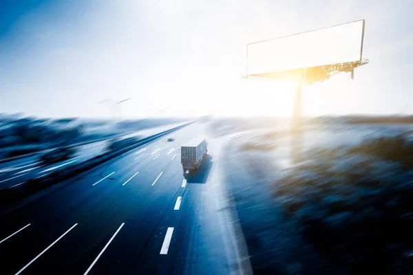 Lege Snelweg Blauwe Gestemde Afbeeldingen — Stockfoto