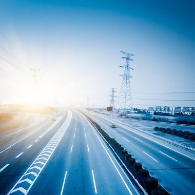 boş karayolu, mavi tonlu görüntüler.