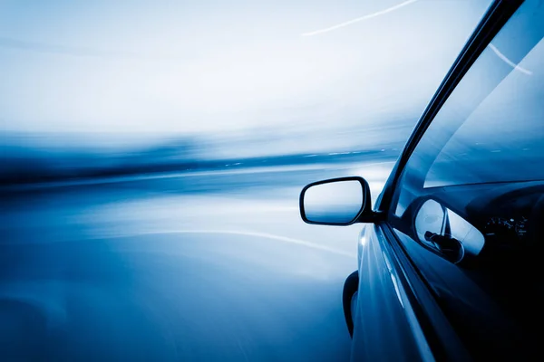 Vista Desde Lado Del Coche Que Vuelta Esquina Movimiento Borroso —  Fotos de Stock