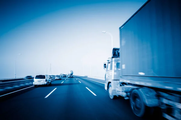 Camiones Movimiento Autopista — Foto de Stock