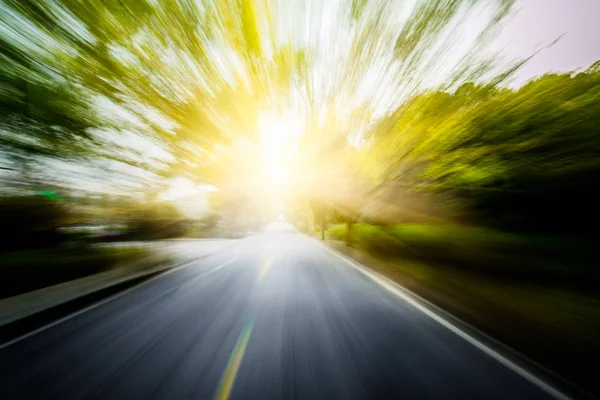 Motion Blur Road Acelerando Carro Através Floresta — Fotografia de Stock