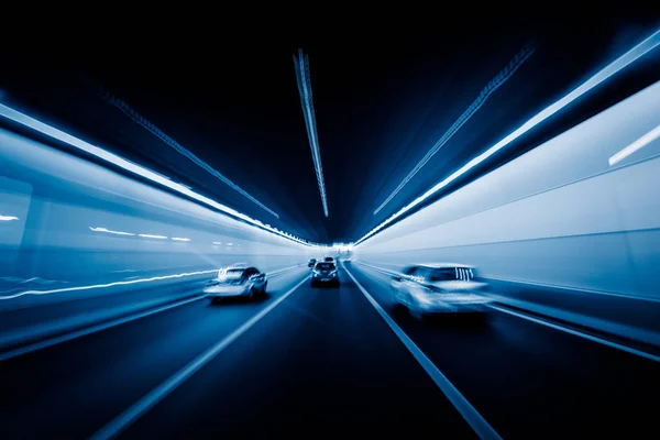터널을 자동차 — 스톡 사진