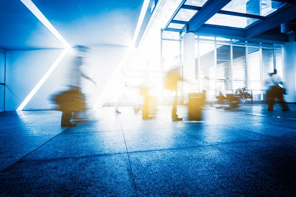 Futuristische Luchthaven Interio Vervagen Passagiers — Stockfoto