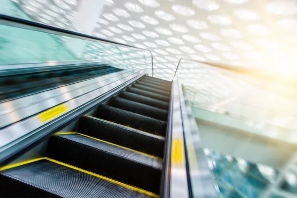 Τις Κυλιόμενες Σκάλες Του Σταθμού Του Μετρό Στο Shanghai Κίνα — Φωτογραφία Αρχείου