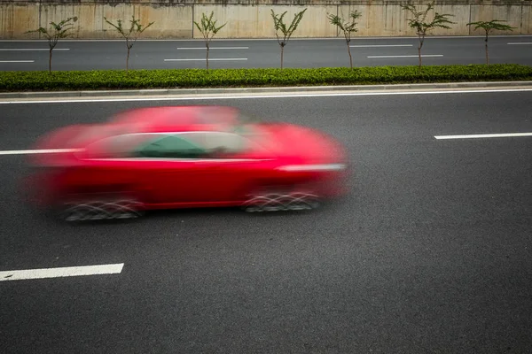 超速汽车通过城市 上海中国 — 图库照片