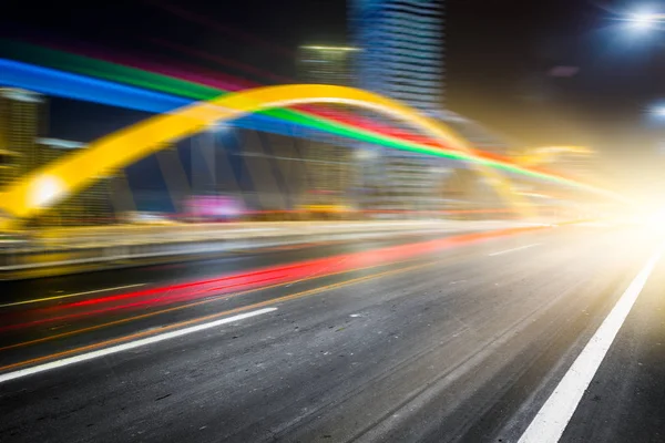 Exceso Velocidad Las Luces Los Coches Ciudad Por Noche — Foto de Stock