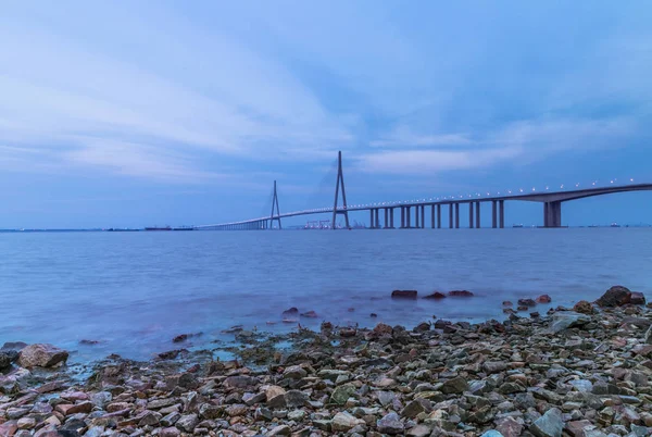 Moderna Bron Susnet Landskap Trafik — Stockfoto