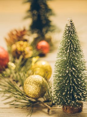 Noel süsler, retro tarzı stüdyo çekim.