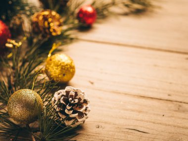 Noel süsler, retro tarzı stüdyo çekim.