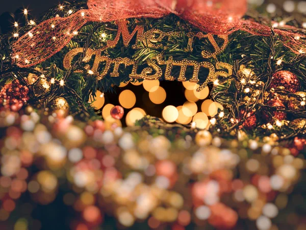 圣诞花圈与文本快乐的圣诞节 演播室射击 — 图库照片