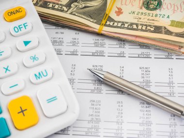 seçici odak resim mali rapor, para ve diğerleri.