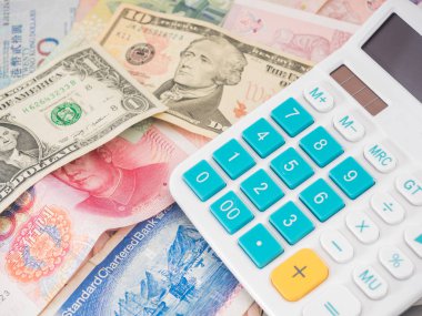 seçici odak resim mali rapor, para ve diğerleri.