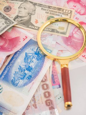 seçici odak resim mali rapor, para ve diğerleri.