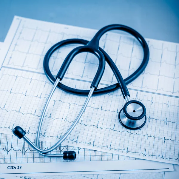 Stethoscoop Cardiogram Concept Voor Hart Zorg Het Bureau — Stockfoto